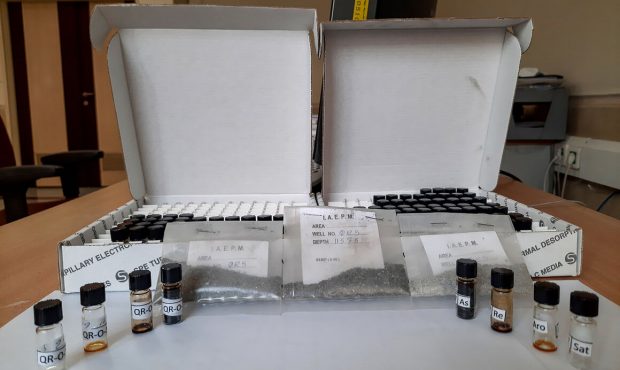 مطالعه ژئوشیمی نمونههای نفت و سنگ میدانهای قلعه نار و آب تیمور در دستور کار قرار گرفت مطالعه ژئوشیمی نمونههای نفت و سنگ میدانهای قلعه نار و آب تیمور در دستور کار قرار گرفت